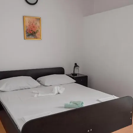 Apartments Ivica - Beachfront Drvenik  Room photo
