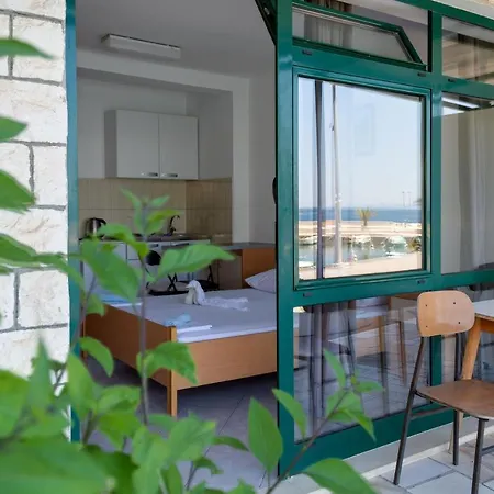 Apartments Ivica - Beachfront Drvenik  Exterior photo