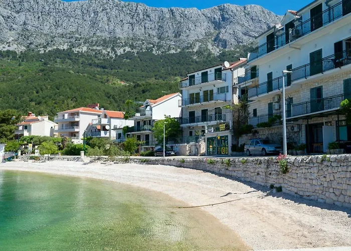 Apartments Ivica - Beachfront