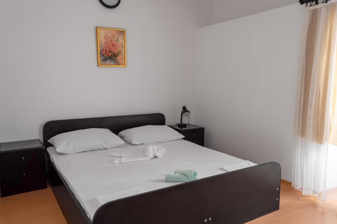 Ivica - Beachfront Drvenik (Split-Dalmatia)