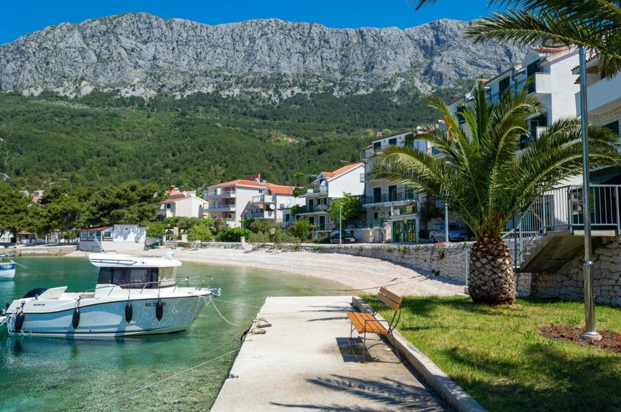 Ivica - Beachfront Apartment *