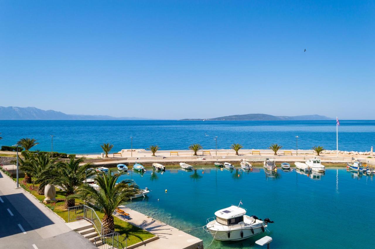 Apartment Ivica - Beachfront Drvenik (Split-Dalmatia)