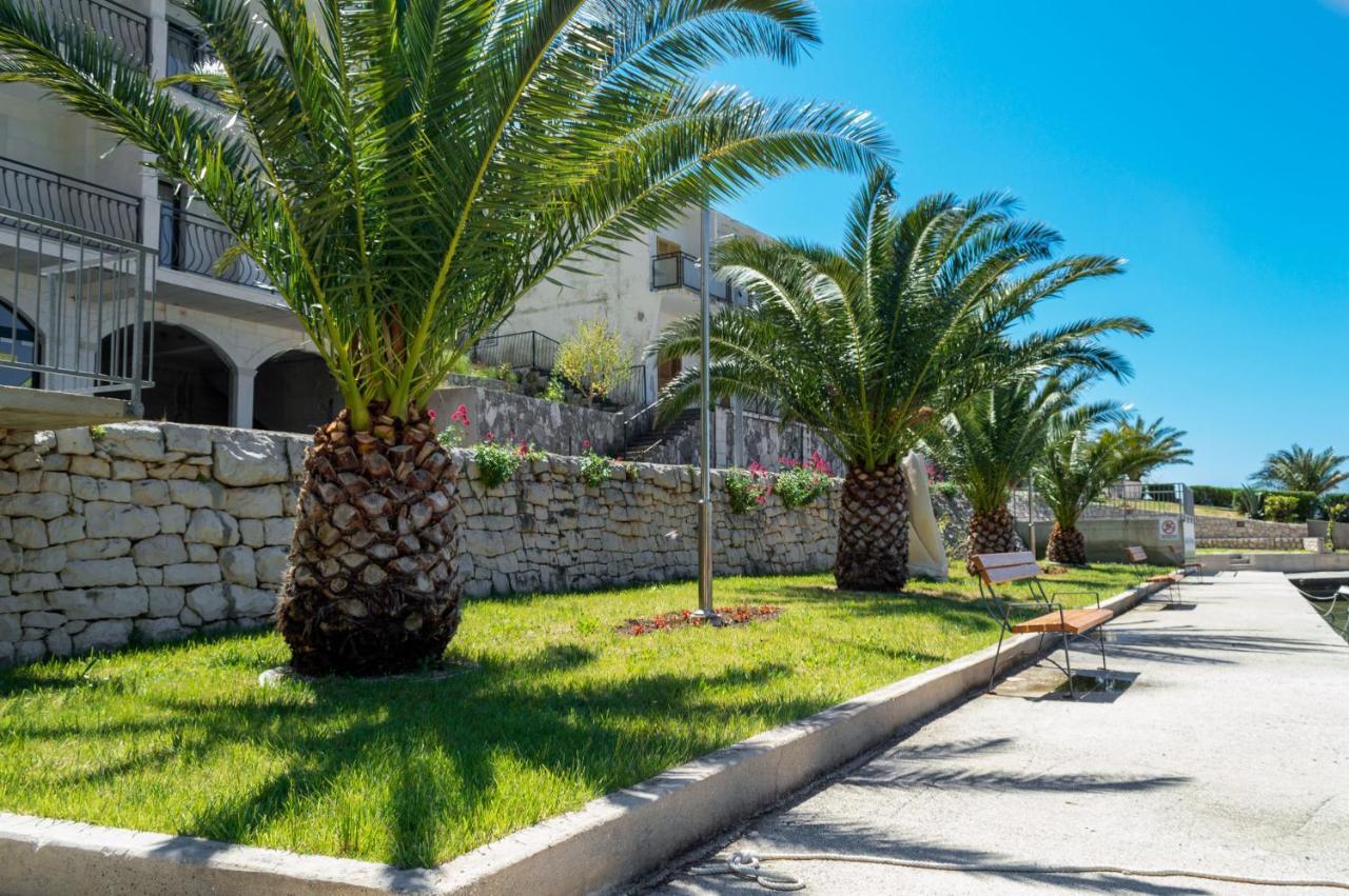 Apartment Ivica - Beachfront Drvenik (Split-Dalmatia)