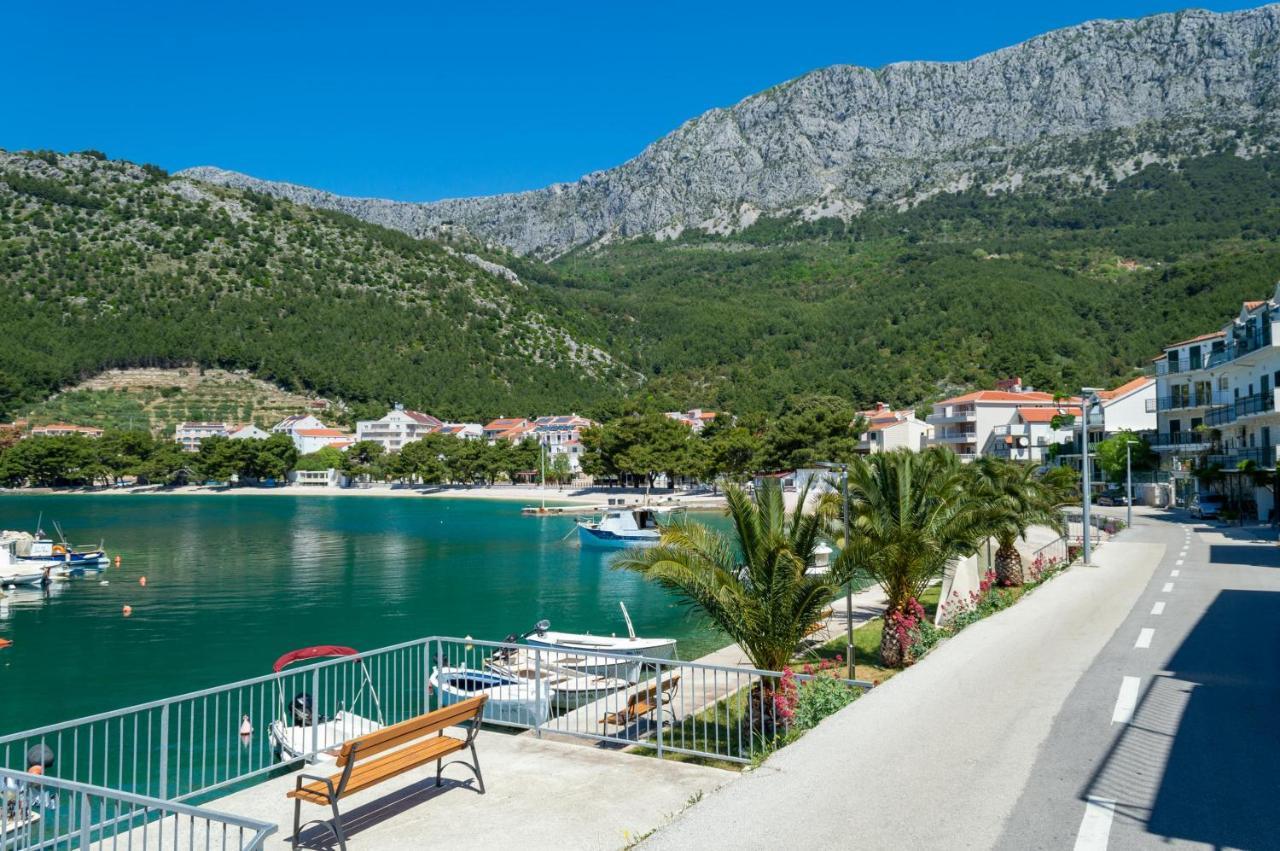 Apartment Ivica - Beachfront *